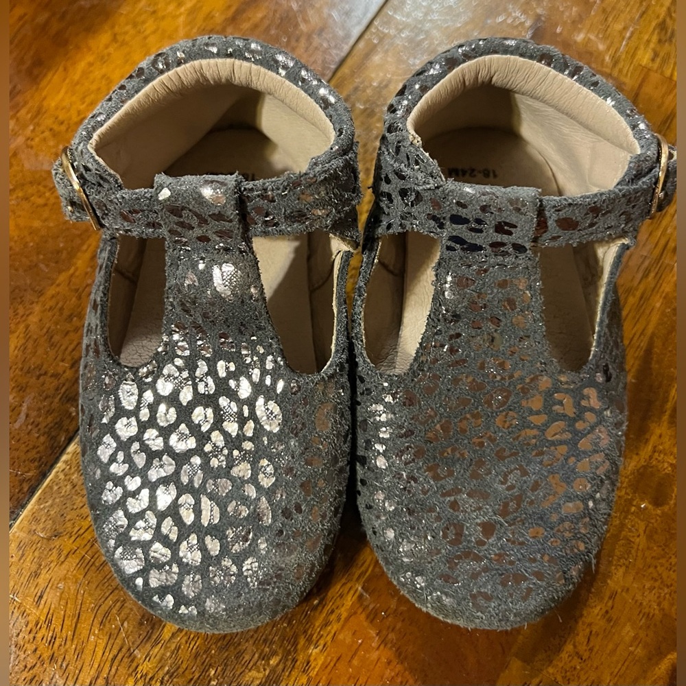 Monkey Feet leather t-strap shoes, baby girl side 18-24 months, gray